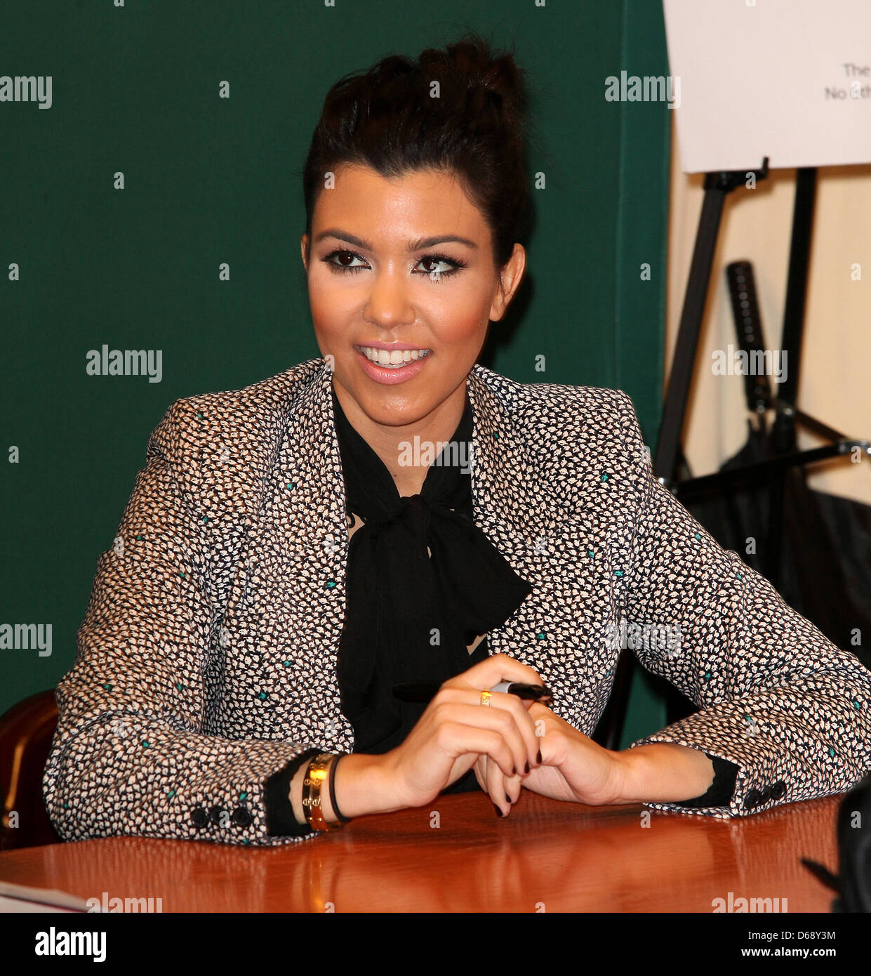 Kourtney Kardashian signs copies of her new book 'Dollhouse' at Barnes & Noble 5th Avenue New