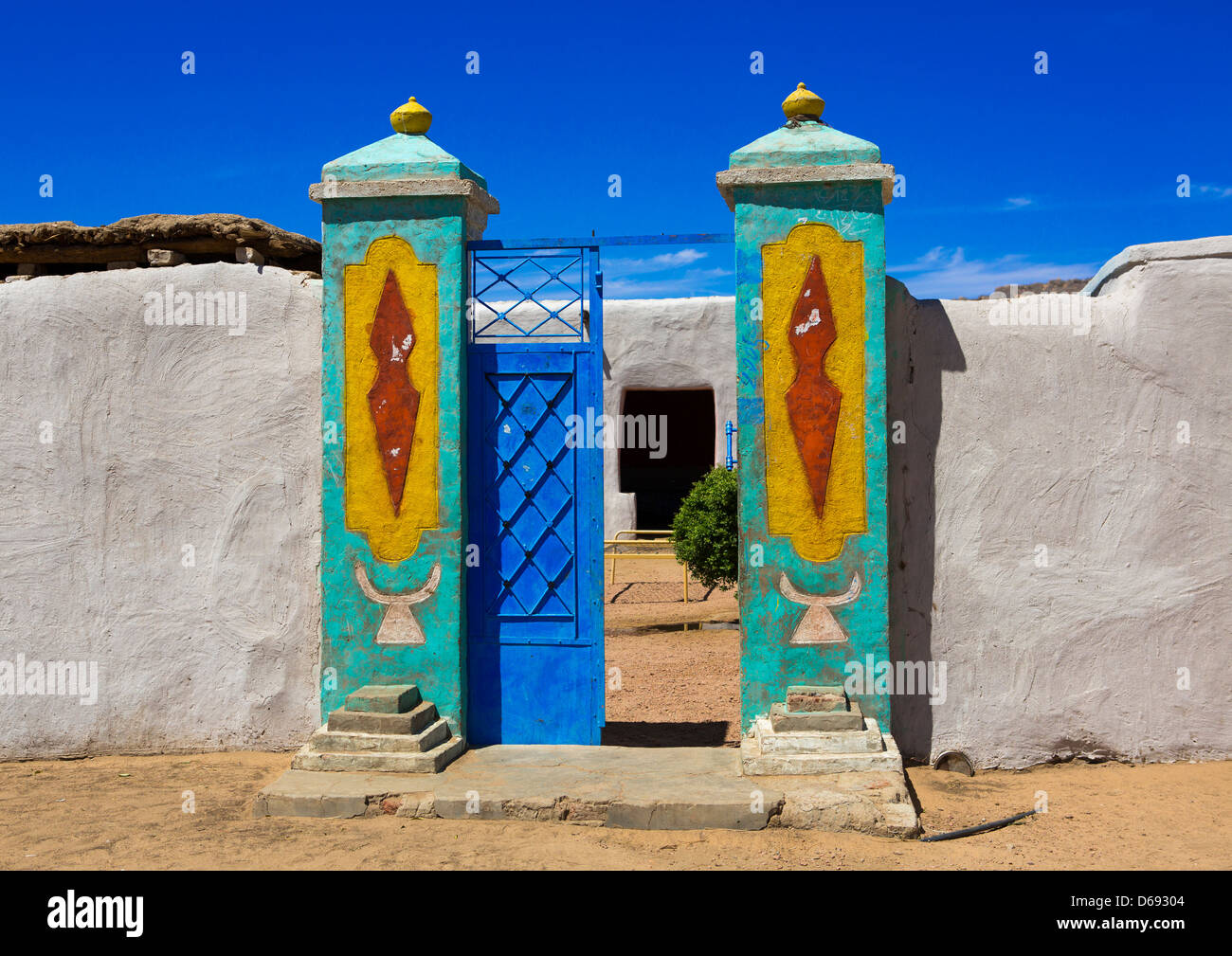 Traditional Nubian Architecture Of A Doorway, Gunfal, Sudan Stock Photo