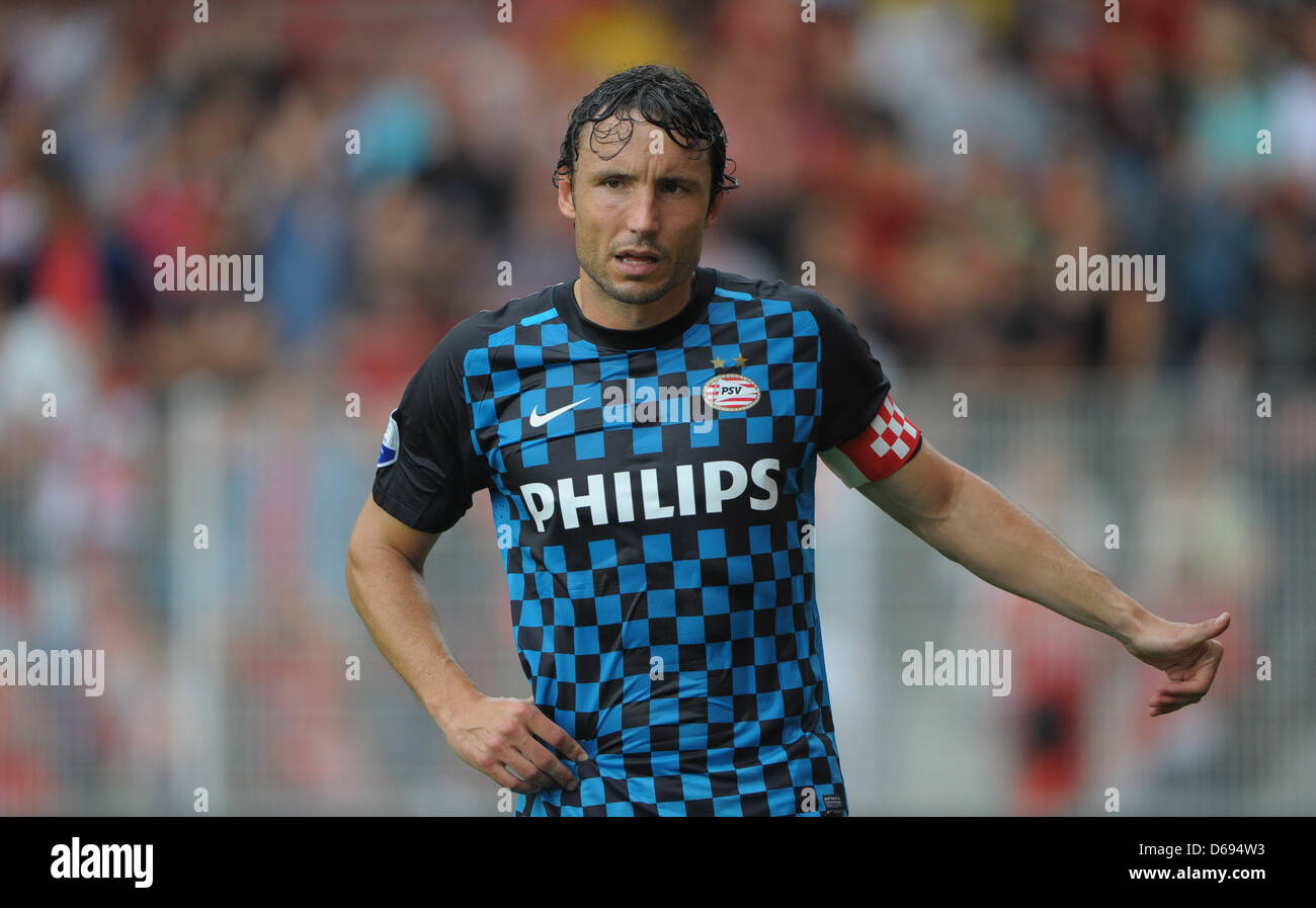 Eindhoven's Mark van Bommel gestures during the soccer test match between 1. FC Union Berlin and PSV Eindhoven at Alte Foersterei in Berlin, Germany, 29 July 2012. Photo: SOEREN STACHE Stock Photo