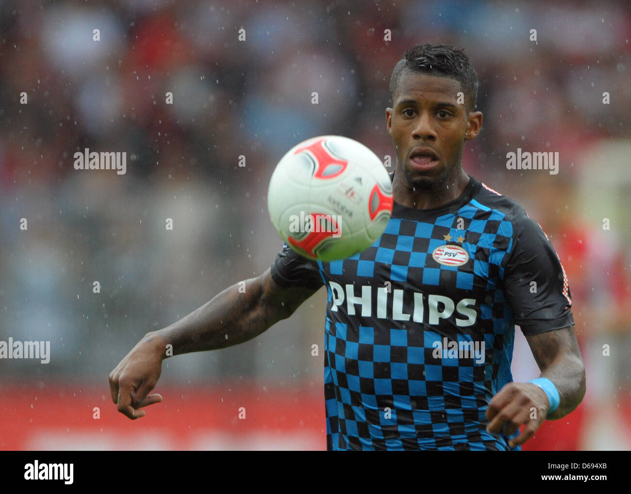 Eindhoven's Jeremain Lens controls the ball during the soccer test match between 1. FC Union Berlin and PSV Eindhoven at Alte Foersterei in Berlin, Germany, 29 July 2012. The match ended 1-1. Photo: SOEREN STACHE Stock Photo