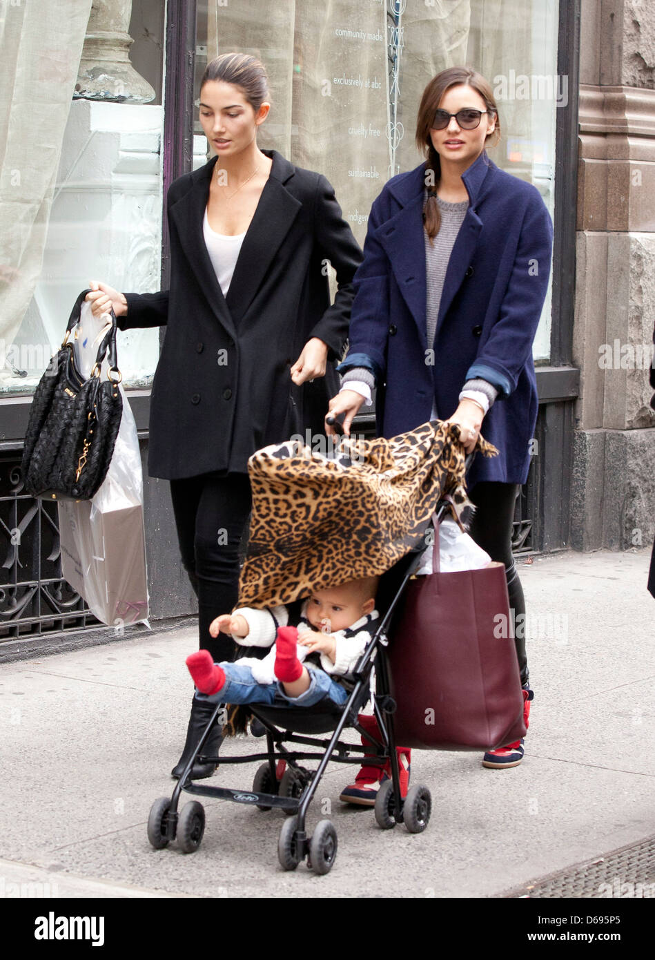Lily Aldridge Miranda Kerr Flynn Bloom Miranda Kerr Is Seen Out And About With Her Son Flynn In Manhattan New York City Usa Stock Photo Alamy