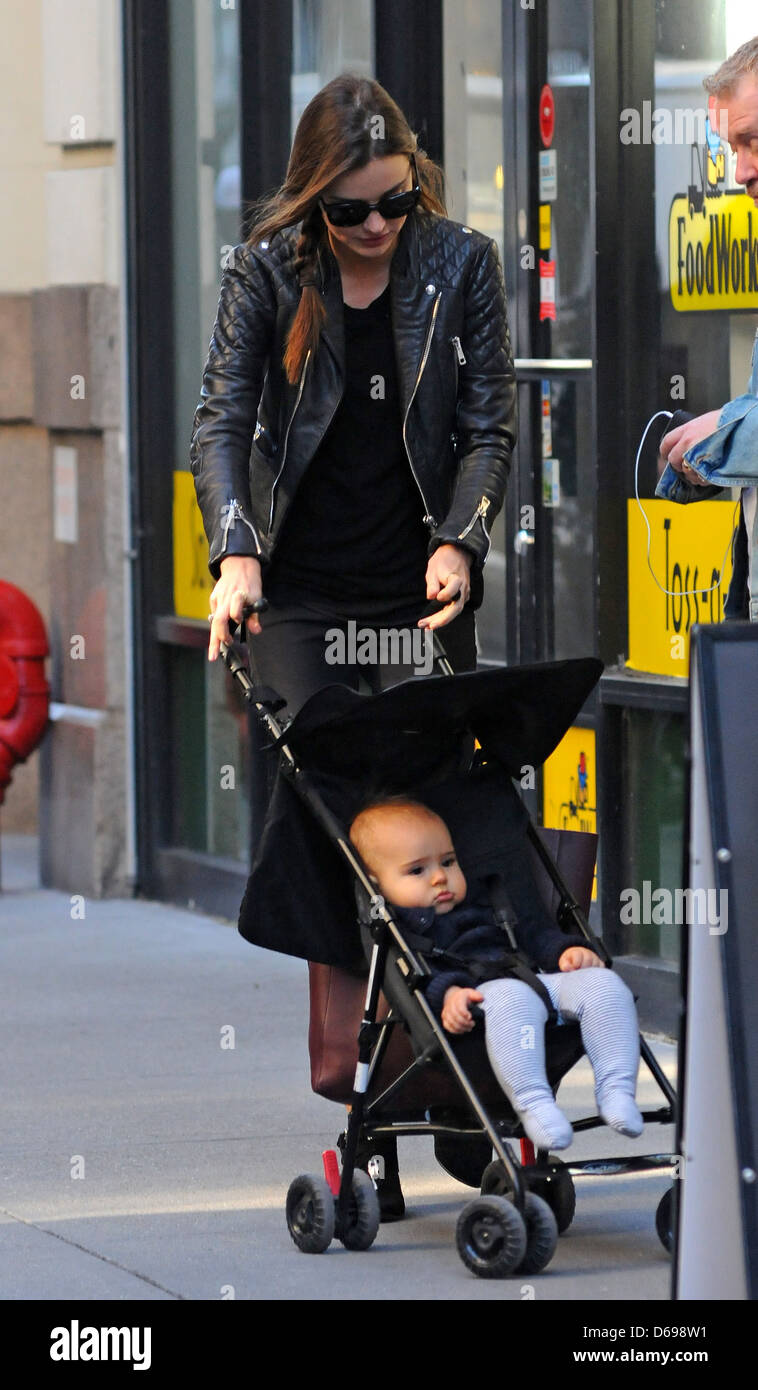 Flynn Miranda Kerr Post Baby Miranda Kerr Orlando Bloom Reunite For Family Day With Flynn