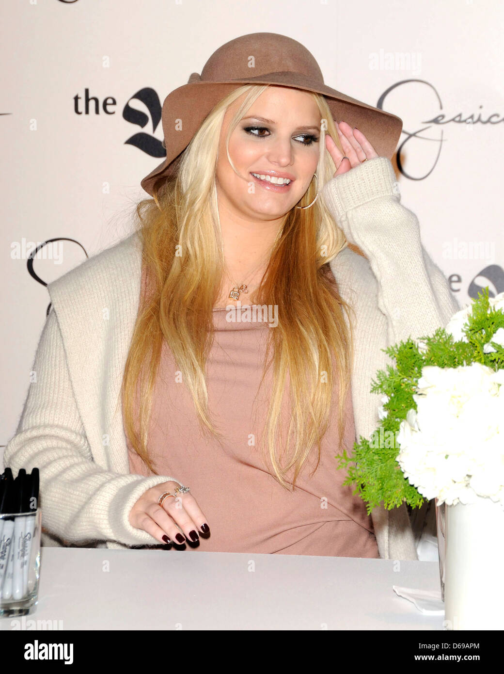 Jessica simpson store jeans canada
