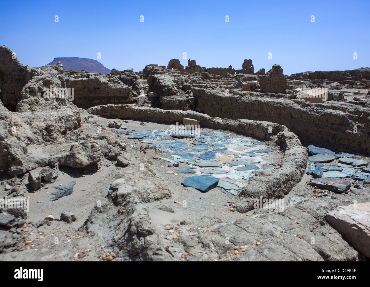 Very old temple ruins hi-res stock photography and images - Alamy