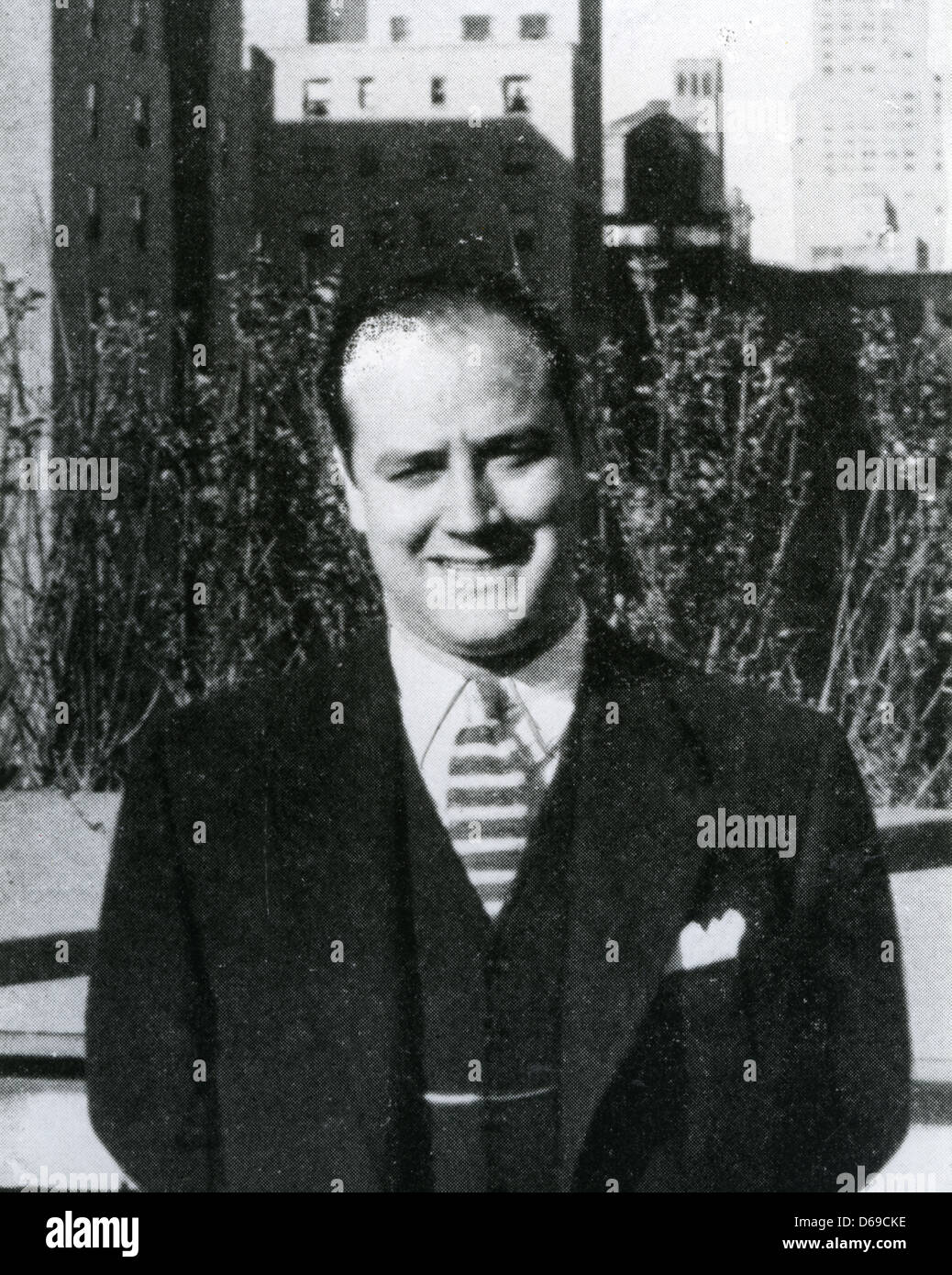 JOE VENUTI (19031978) ItalianAmerican jazz musician Stock Photo Alamy