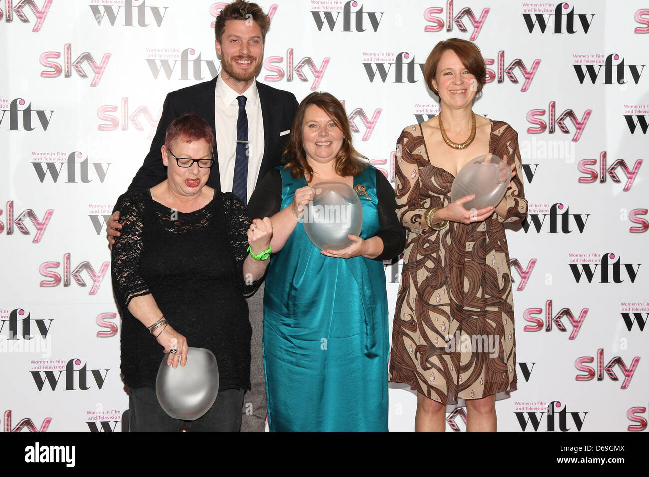 Rick Edwards with Joanna Scanlan, Vicki Pepperdine and Jo Brand, winner