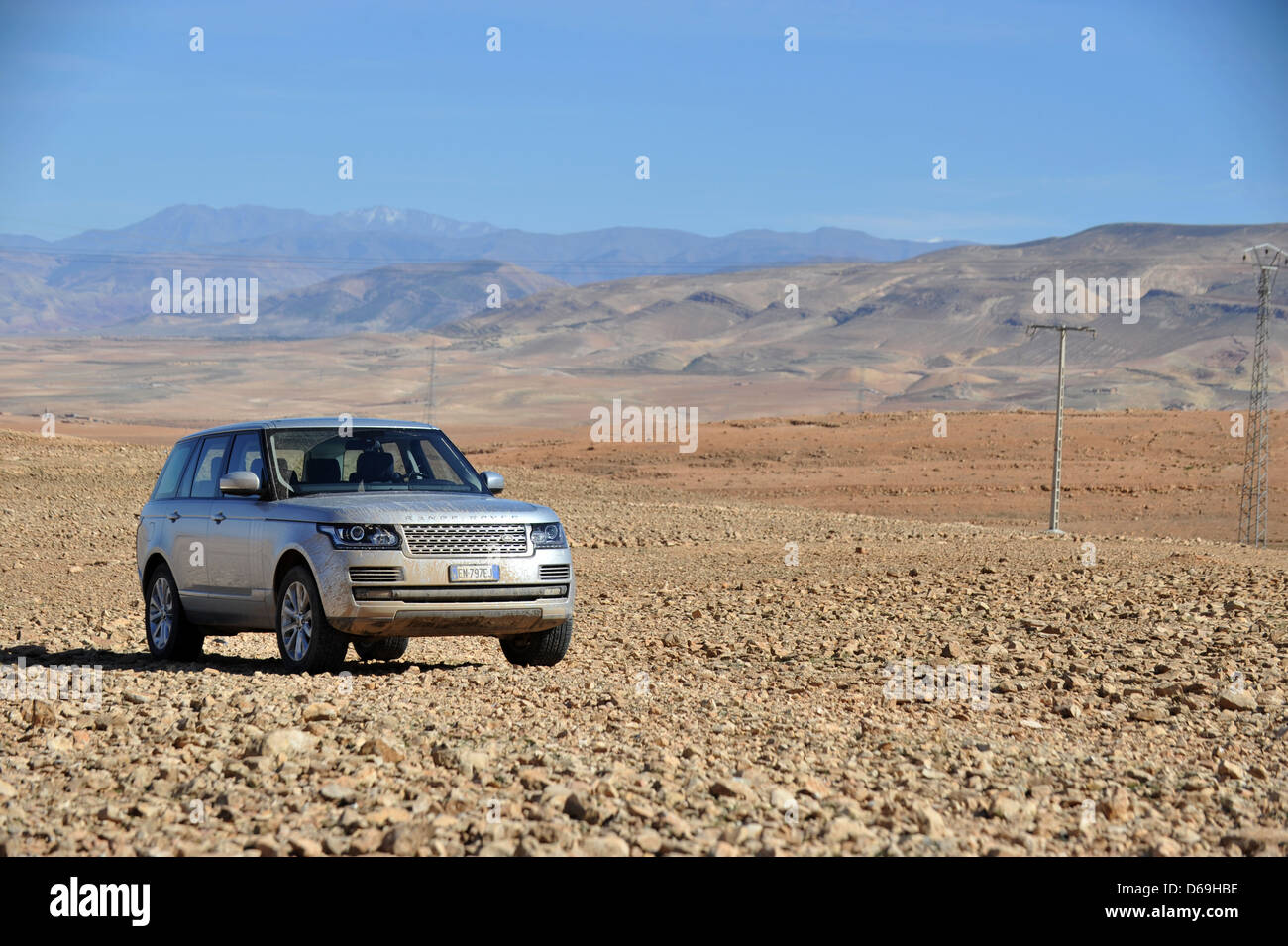 2013 Range Rover in the dessert of Morocco below the Atlas mountains ...