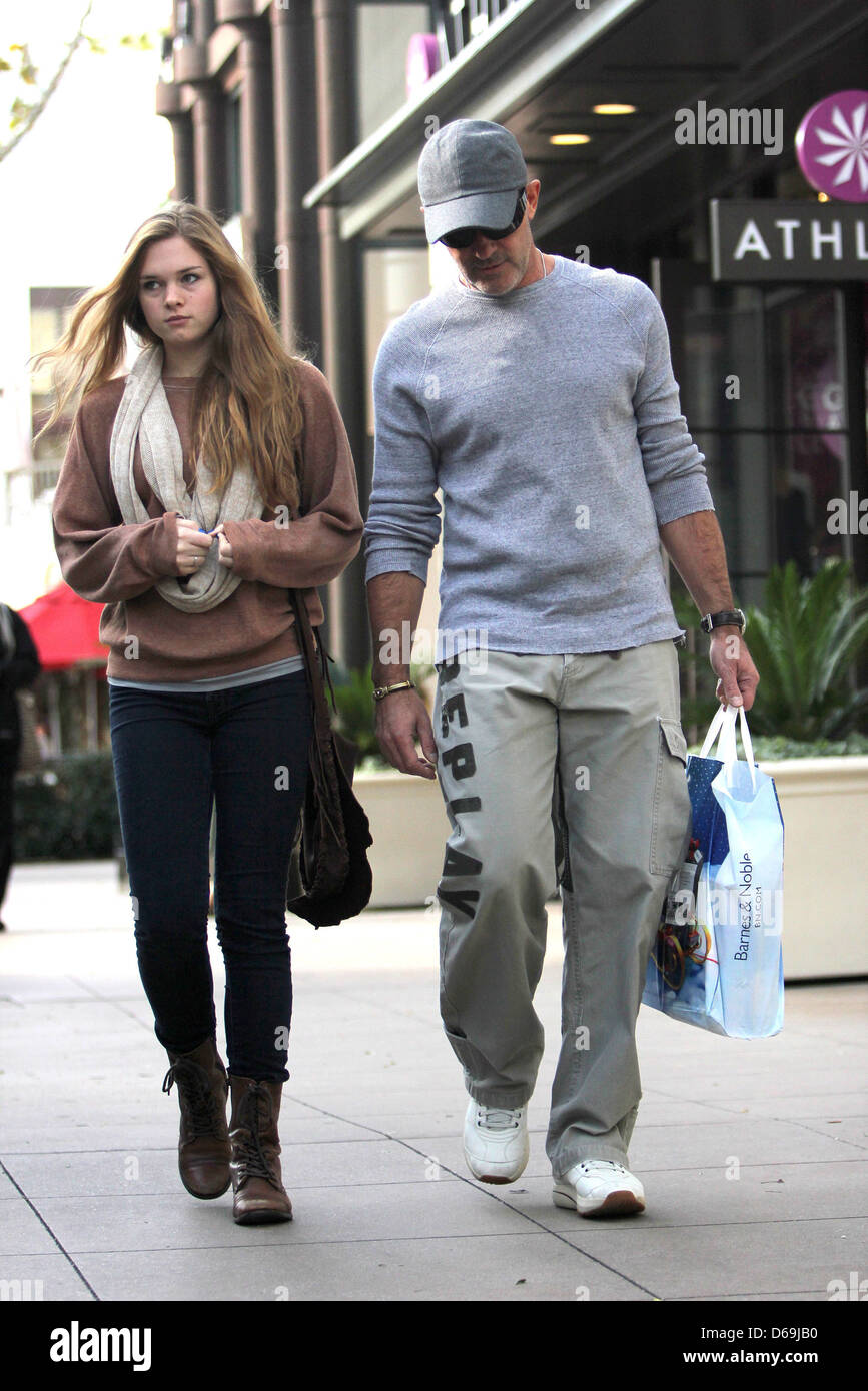 antonio-banderas-and-daughter-stella-ban