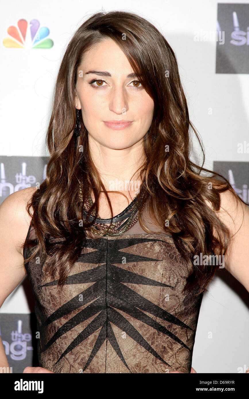 Sara bareilles nbcs sing off hi-res stock photography and images - Alamy