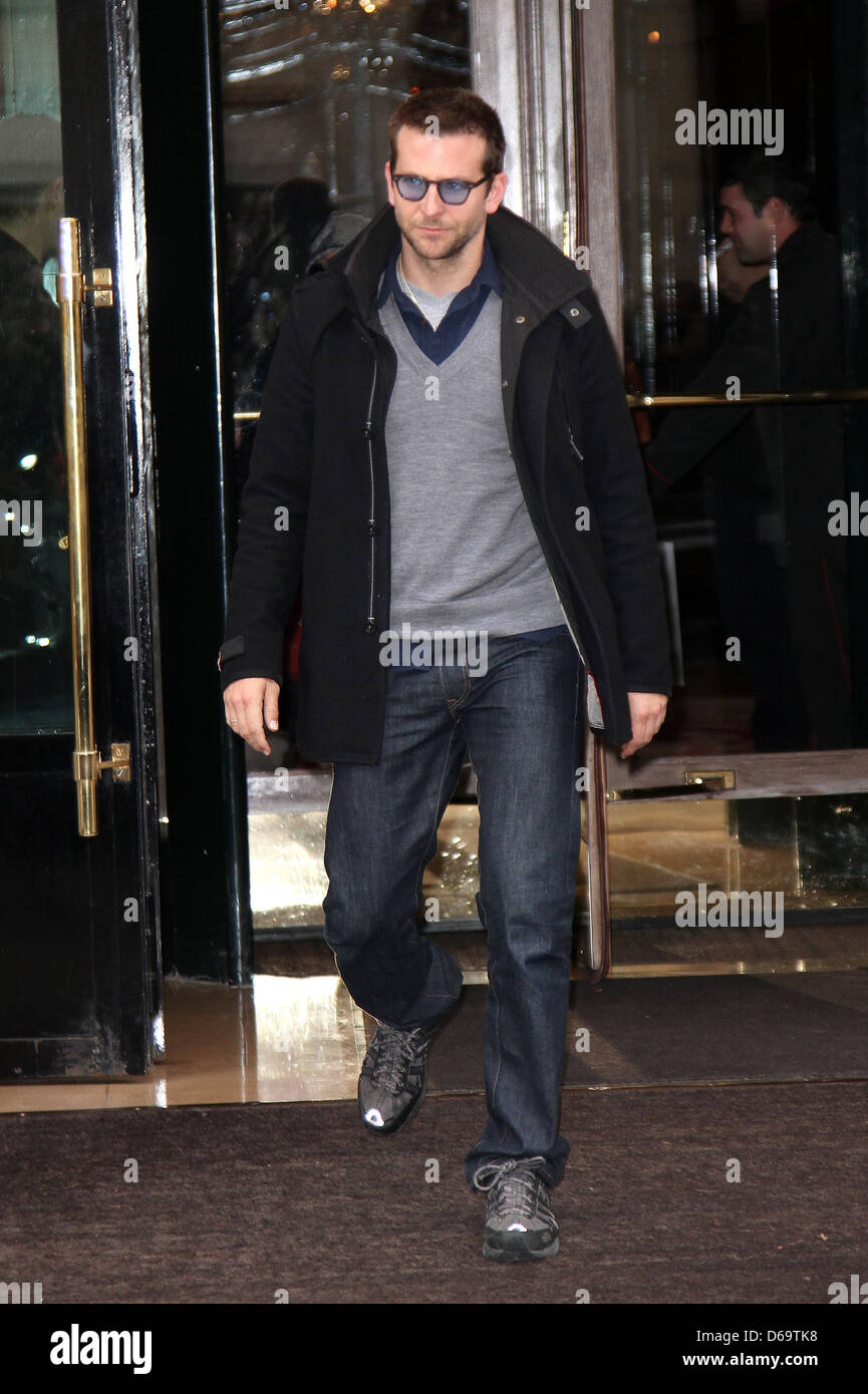 Bradley Cooper has lunch at Ralph's Restaurant on Boulevard Saint ...