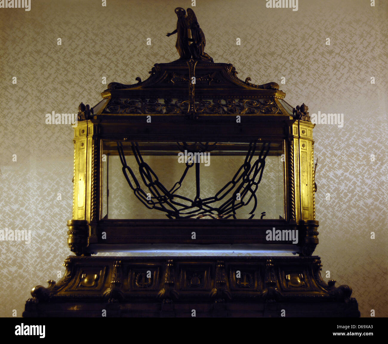 Chains apostle hires stock photography and images Alamy