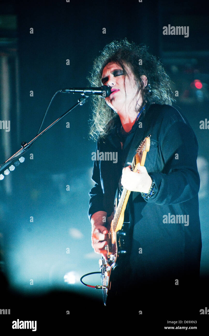 Robert Smith The Cure perform live at Beacon Theatre New York City, USA - 27.11.11 Stock Photo