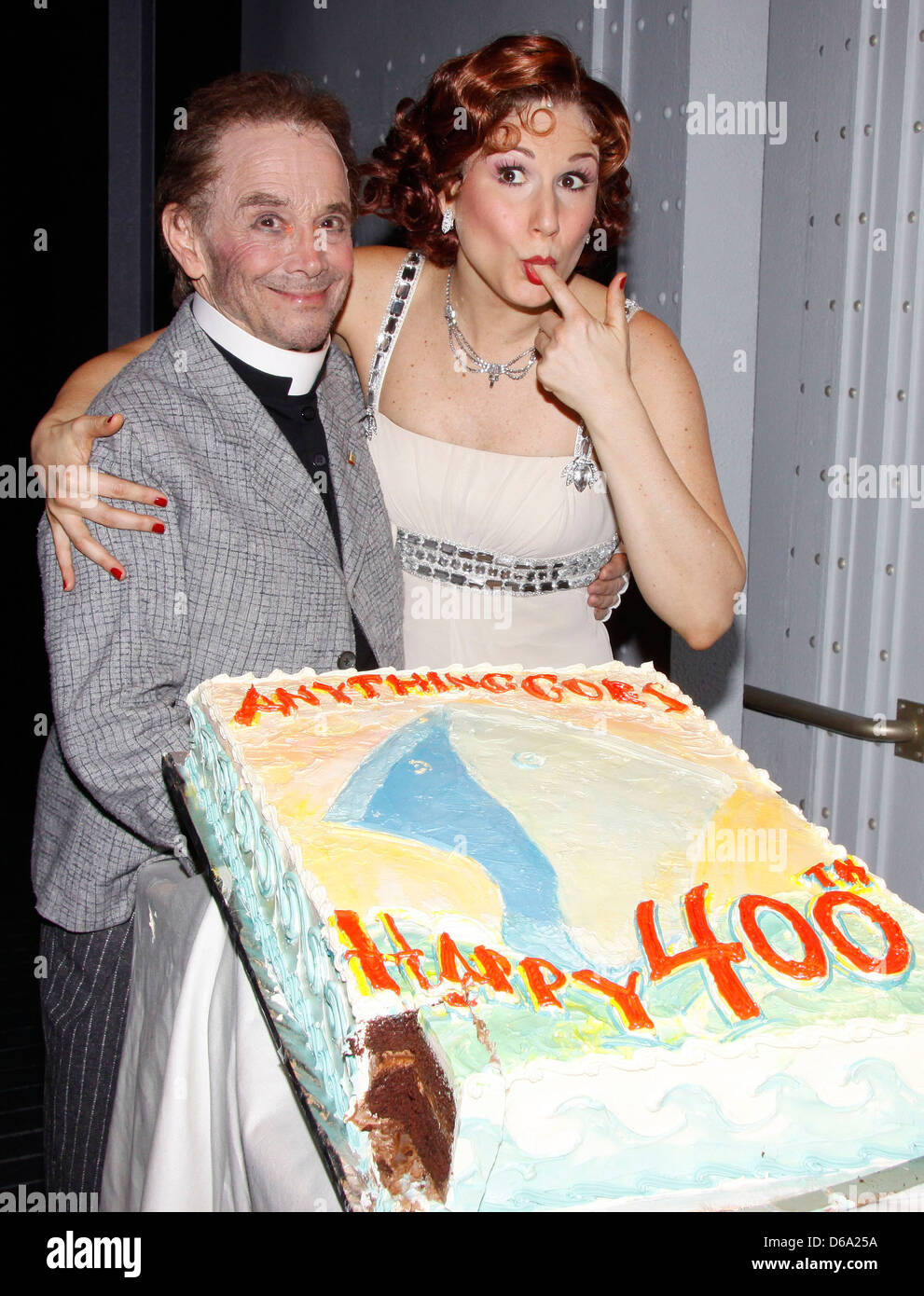 Joel Grey And Stephanie J Block The 400th Performance Of The Broadway Musical Anything Goes At The Stephen Sondheim Theatre Stock Photo Alamy Joel Grey And Stephanie J Block The 400th Performance Of The Broadway Musical Anything Goes At The Stephen Sondheim Theatre Stock Photo Alamy
