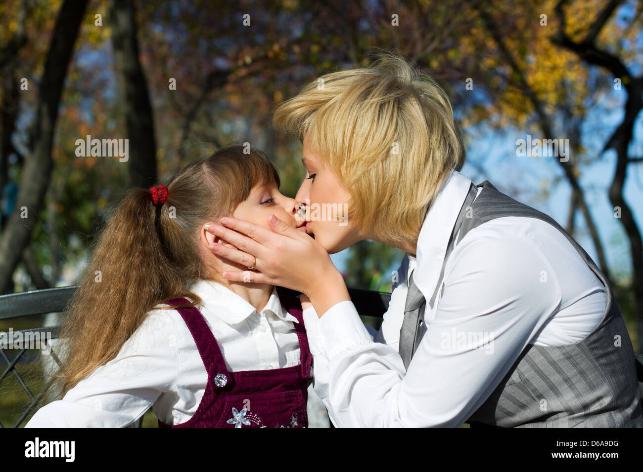  and daughter french kiss Mother and daughter kissing Stock Photo - Alamy