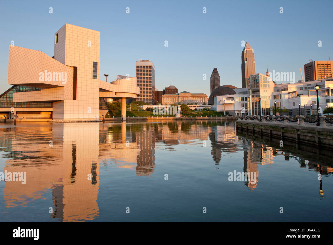 ROCK AND ROLL HALL OF FAME (©I M PEI 1995) GREAT LAKES SCIENCE CENTER ...