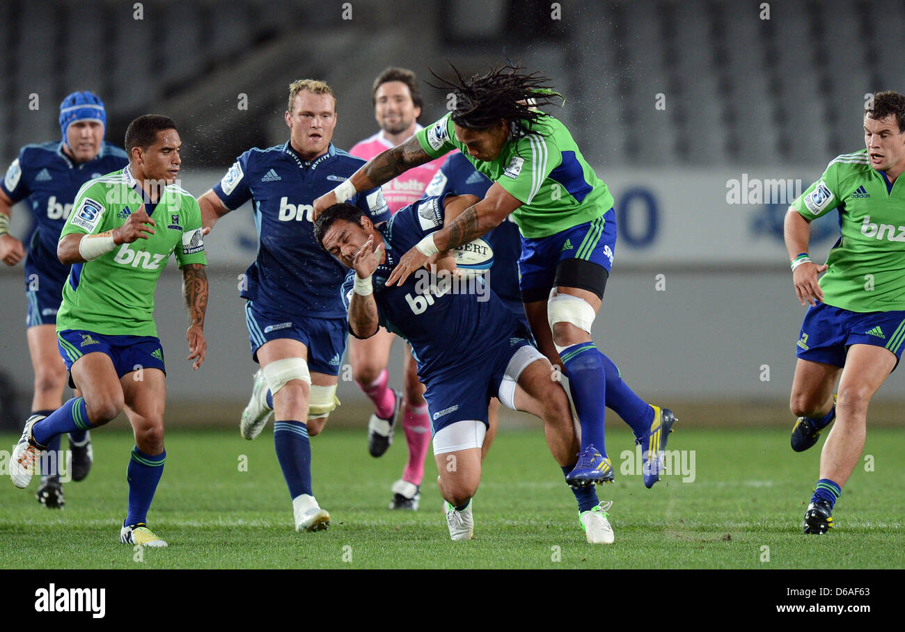 05.04.2013. Auckland, New Zealand.  Ma'a Nonu shoulder charges Piri Weepu. Blues v Highlanders. 2013 Investec Super Rugby Season. Eden Park, Auckland, New Zealand. Friday 5 April 2013. Stock Photo
