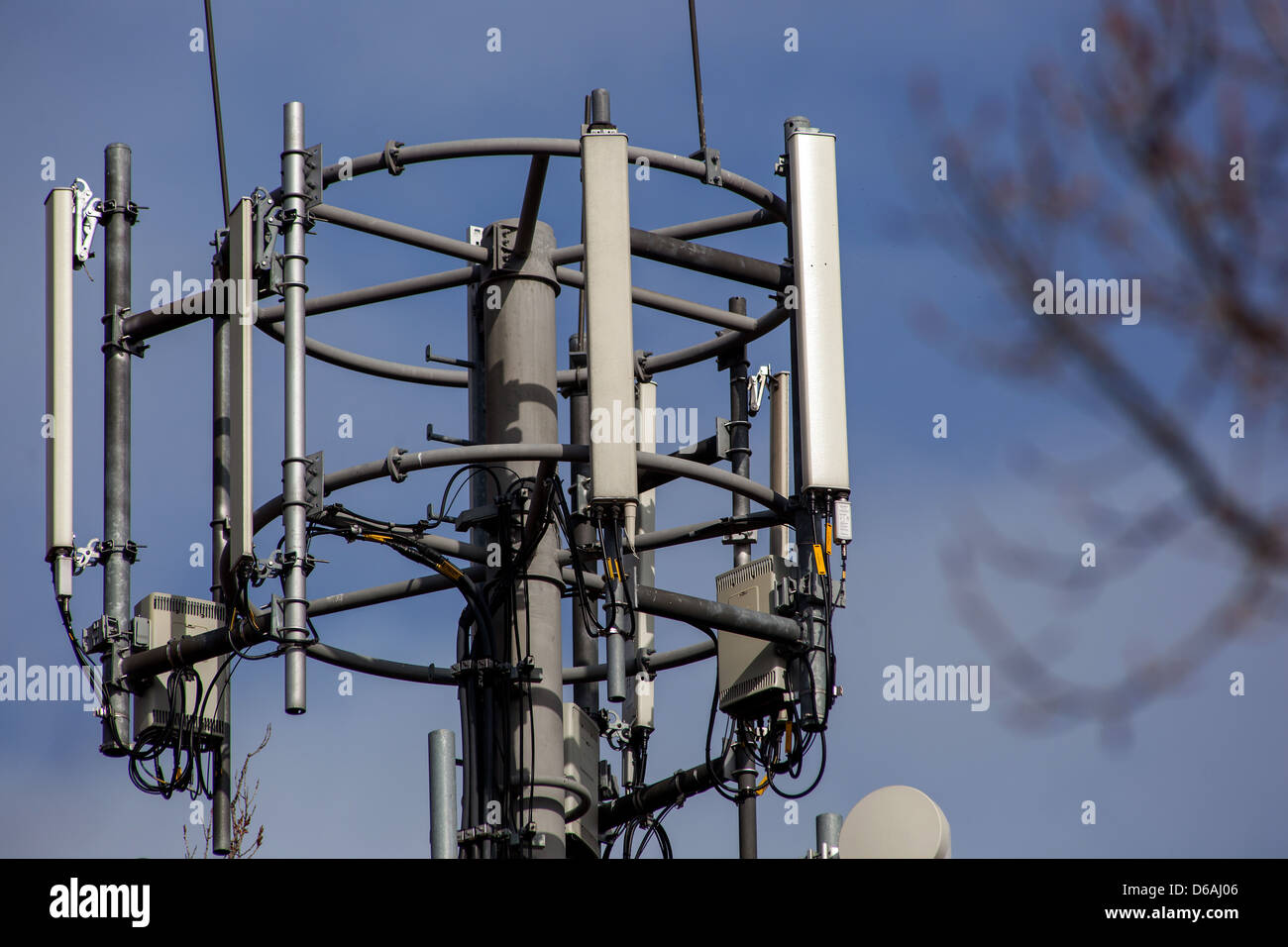 Radio antennas and amplifiers for mobile networks Prague Czech Republic