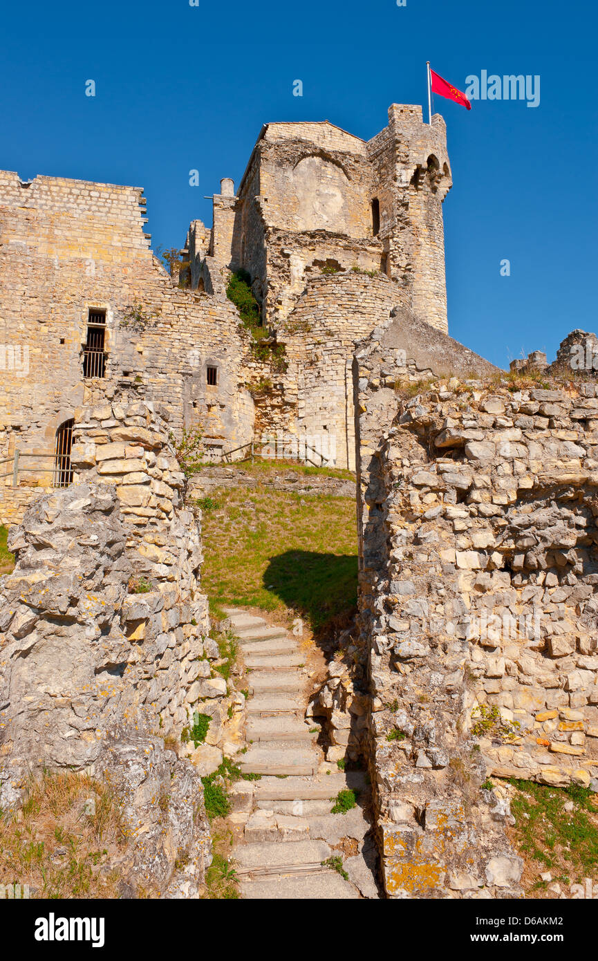 Block of ruins hi-res stock photography and images - Alamy