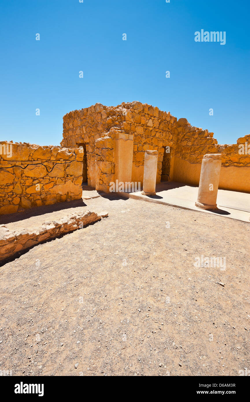 Destroyed archeology hi-res stock photography and images - Alamy