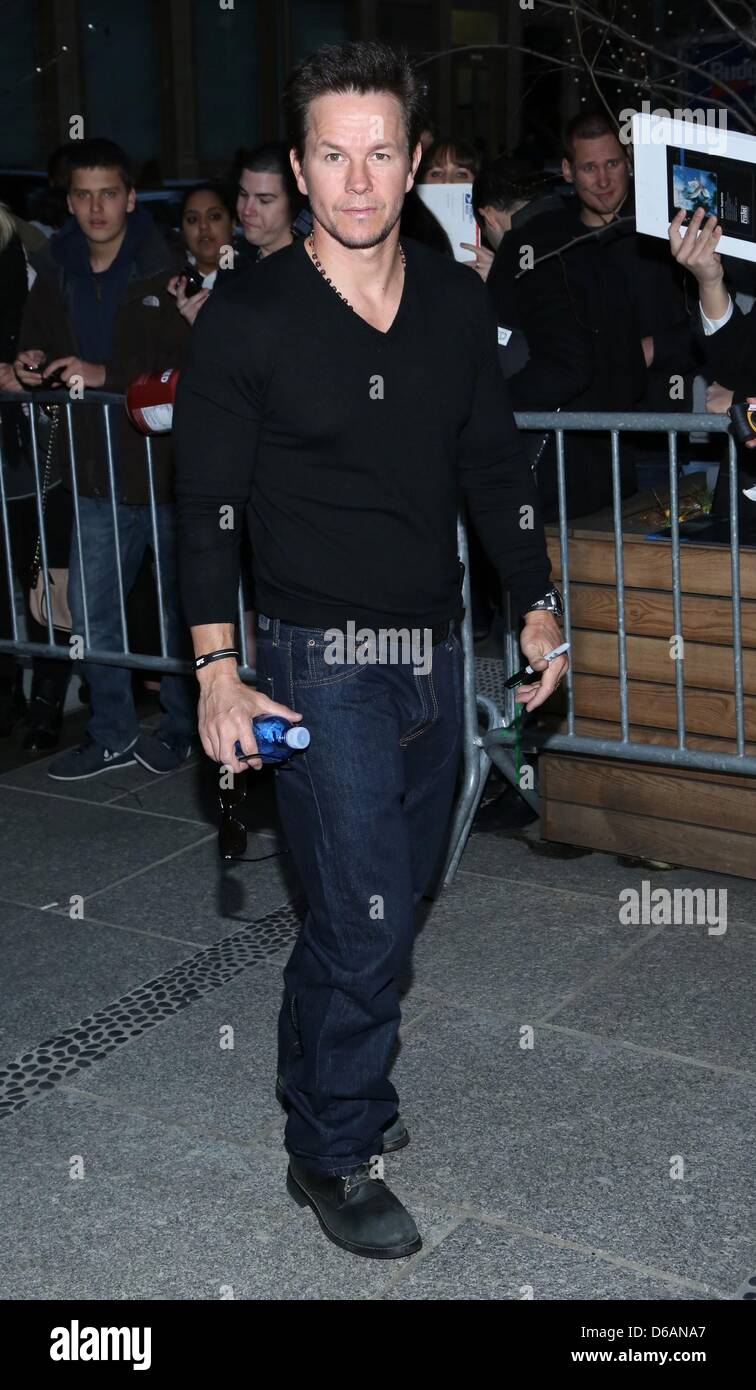 New York, NY, USA. April 15, 2013. Mark Wahlberg at PAIN AND GAIN Screening, Crosby Street Hotel, New York, NY April 15, 2013. Photo By: Andres Otero/Everett Collection/Alamy Live News Stock Photo