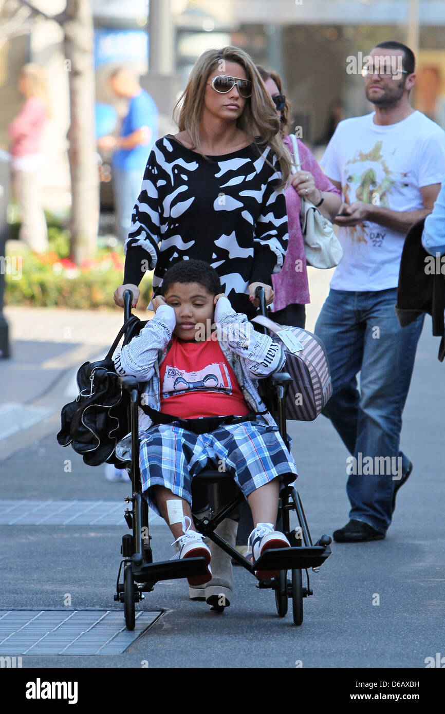 Katie Price and son Harvey Katie Price takes her son out to lunch at The  Cheesecake Factory with friends and family Los Stock Photo - Alamy