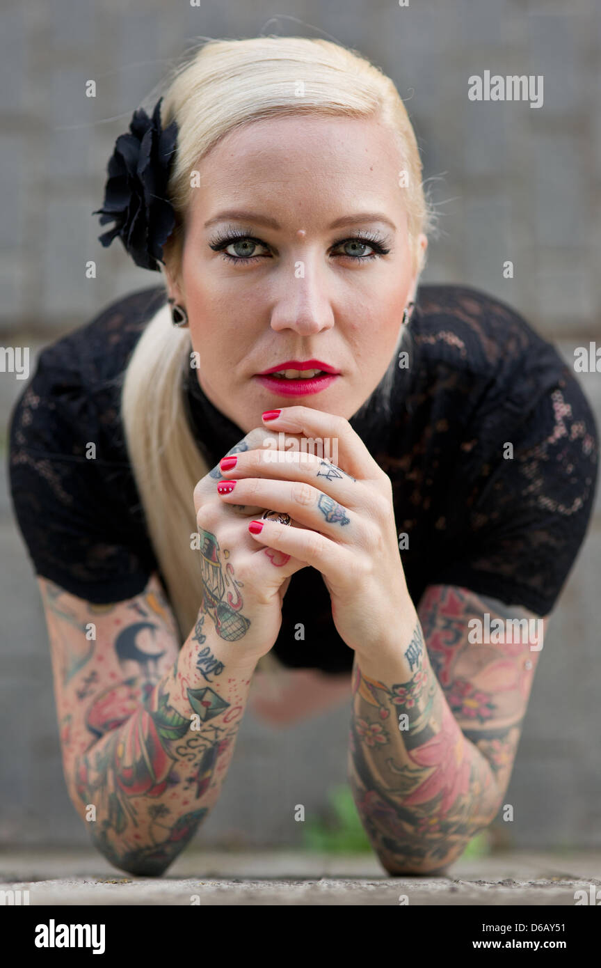 Tattoo Model High Resolution Stock Photography And Images Alamy