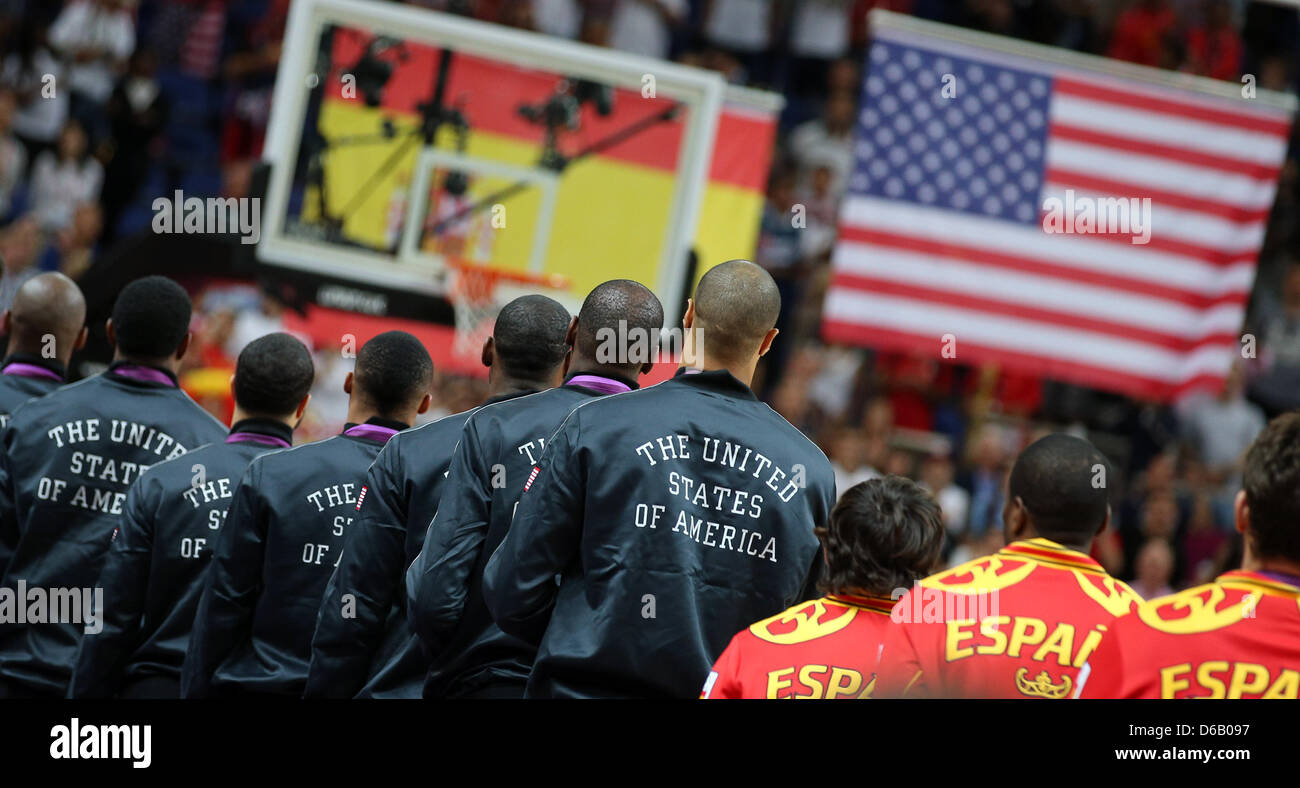 Players Of The United States Listen To The National Anthem During The ...