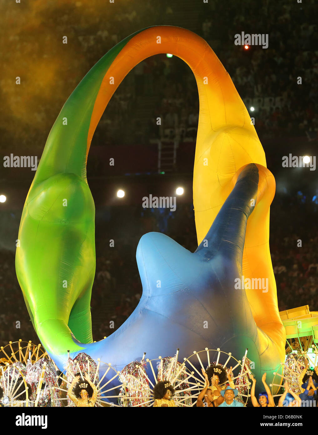 Closing Ceremony Artists Rio Hi res Stock Photography And Images Alamy closing-ceremony-artists-rio-hi-res-stock-photography-and-images-alamy