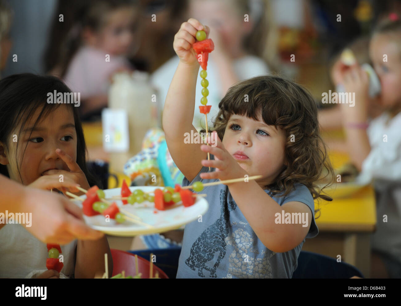 Children of the daycare centre 'am Eulenberg' take part in the German ...