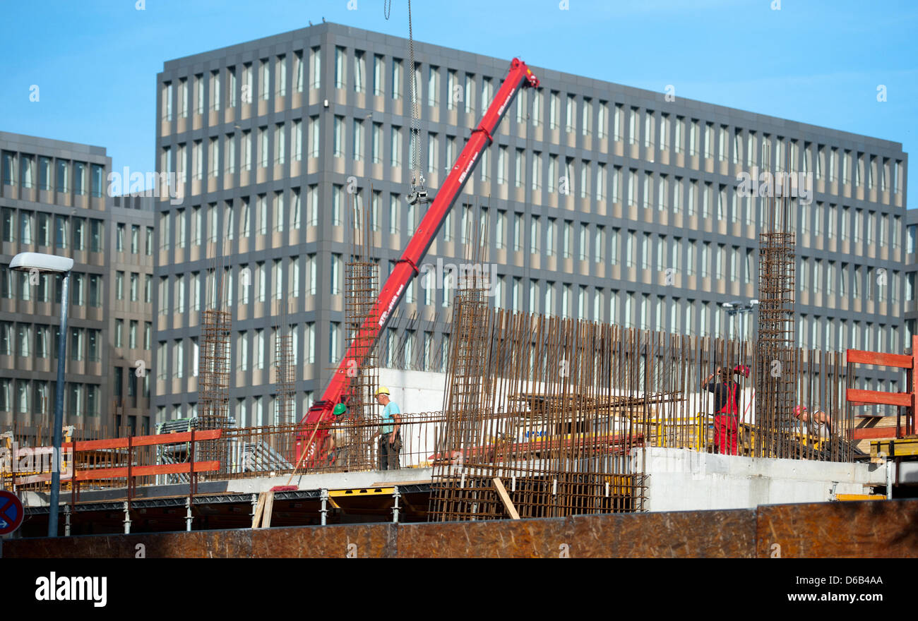 The new headquarters of the Federal Intelligence Service (BND) are nearing completion in Berlin, Germany, 17 August 2012. In 2014, BND employees will take up their work in the Mitte, the central district of the German capital. Photo: Maurizio Gambarini Stock Photo