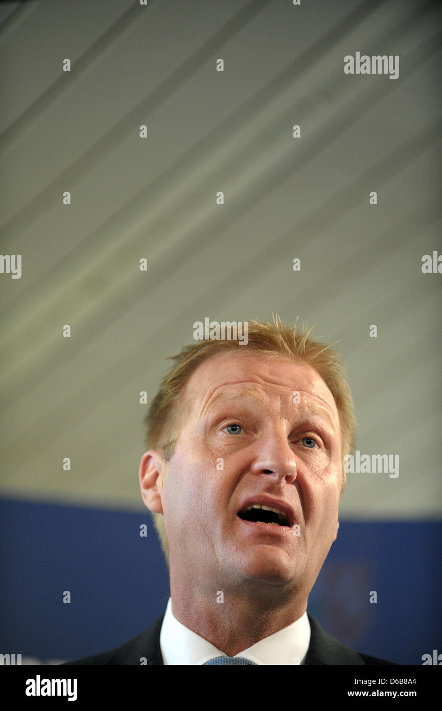 North Rhine-Westphalian Interior Minister Ralf Jaeger holds a press conference in Duesseldorf, Germany, 23 August 2012. Police were out in force after the North Rhine-Westphalian Interior Minister outlawed three right-wing extremist organizations, the 'Kameradschaft Aachener Land', the 'Nationaler Widerstand Dortmund' and the 'Kameradschaft Hamm'. Photo: FEDERICO GAMBARINI Stock Photo