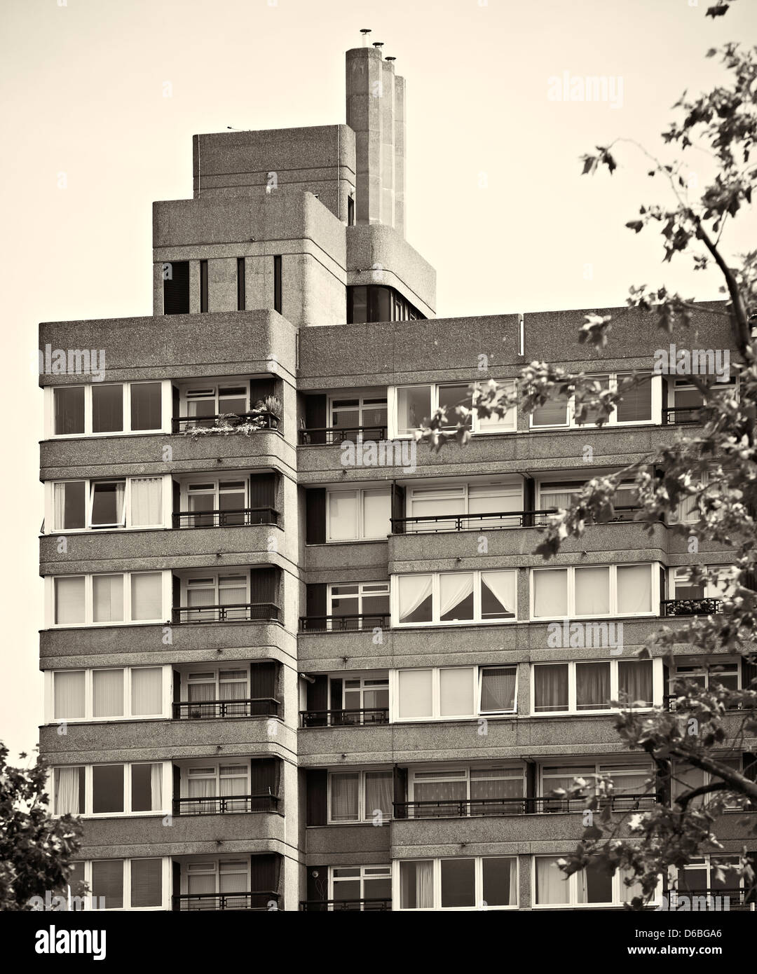 Architecture By Hungarian architect Erno Goldfinger, Glenkerry House in London Stock Photo