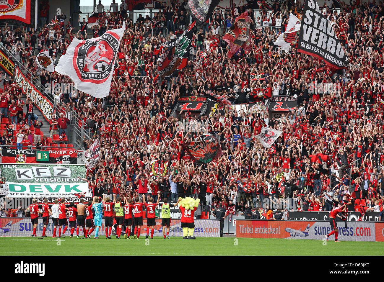 Leverkusen's players thank their fans after the Bundesliga soccer match between Bayer 04