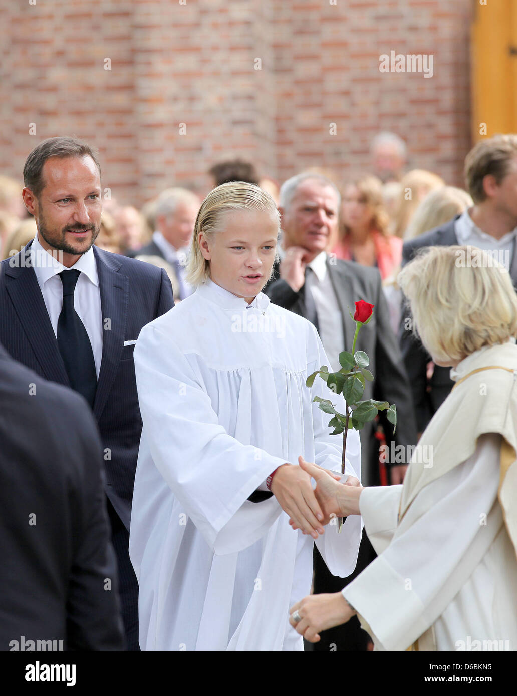 Auszeit Mit Stiefpapa Haakon!": Was Marius Borg Høiby & Haakon Wirklich Verband! Das Foto Spricht Bände! - 08xi71n