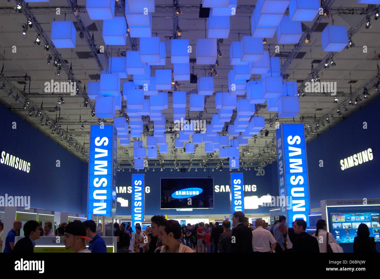 110V 220V 4 tiers 46cm Fantanstic Stainless Steel