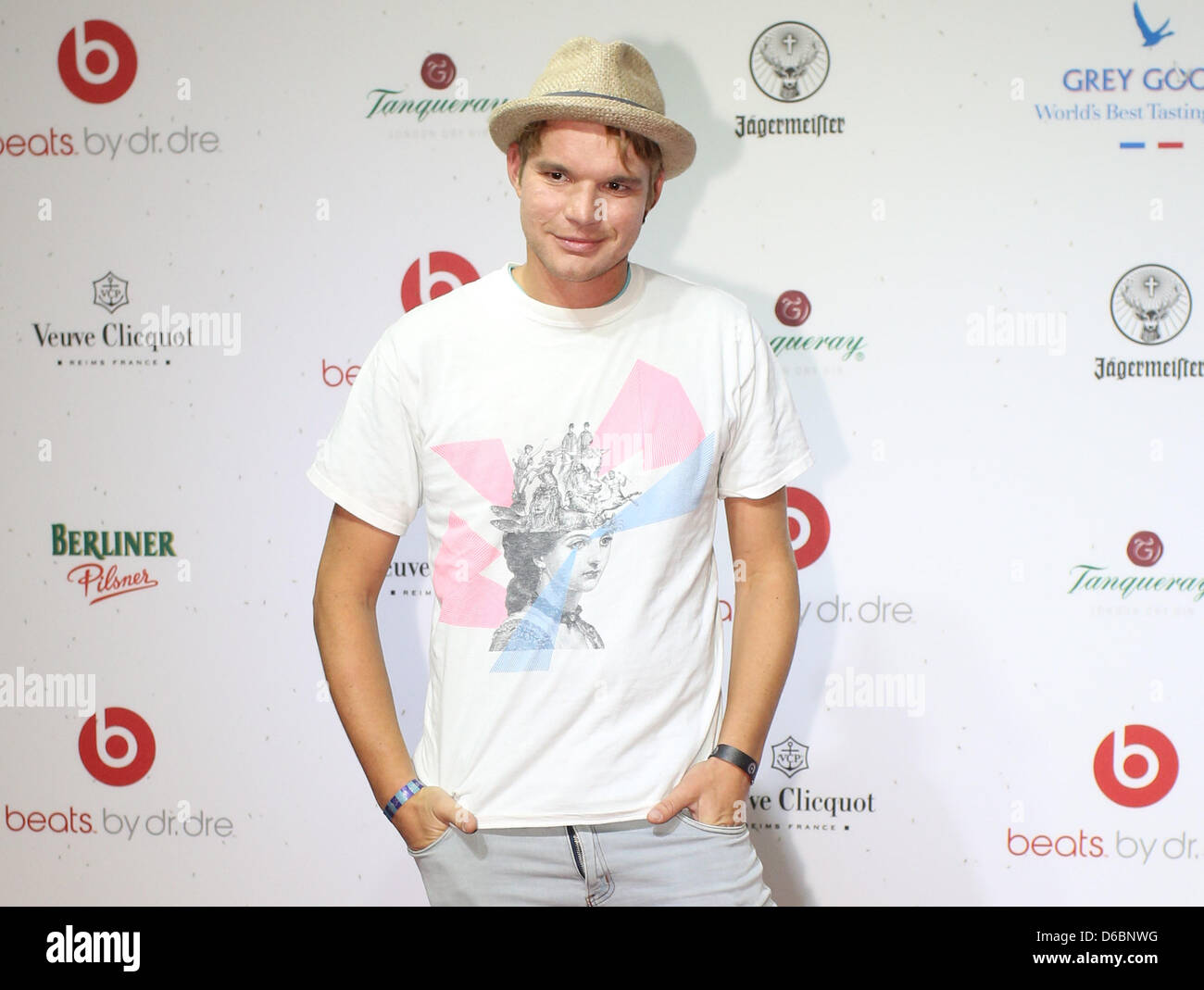 Actor Tobias Schenke poses for pictures on the red carpet outside the nightclub 'Spindler und Klatt' in Berlin, Germany, 04 September 2012. The 'Beats Berlin Party' was sponsored by the 'Beats by Dr. Dre' headphone brand and attracted many celebrities. Photo: Florian Schuh Stock Photo