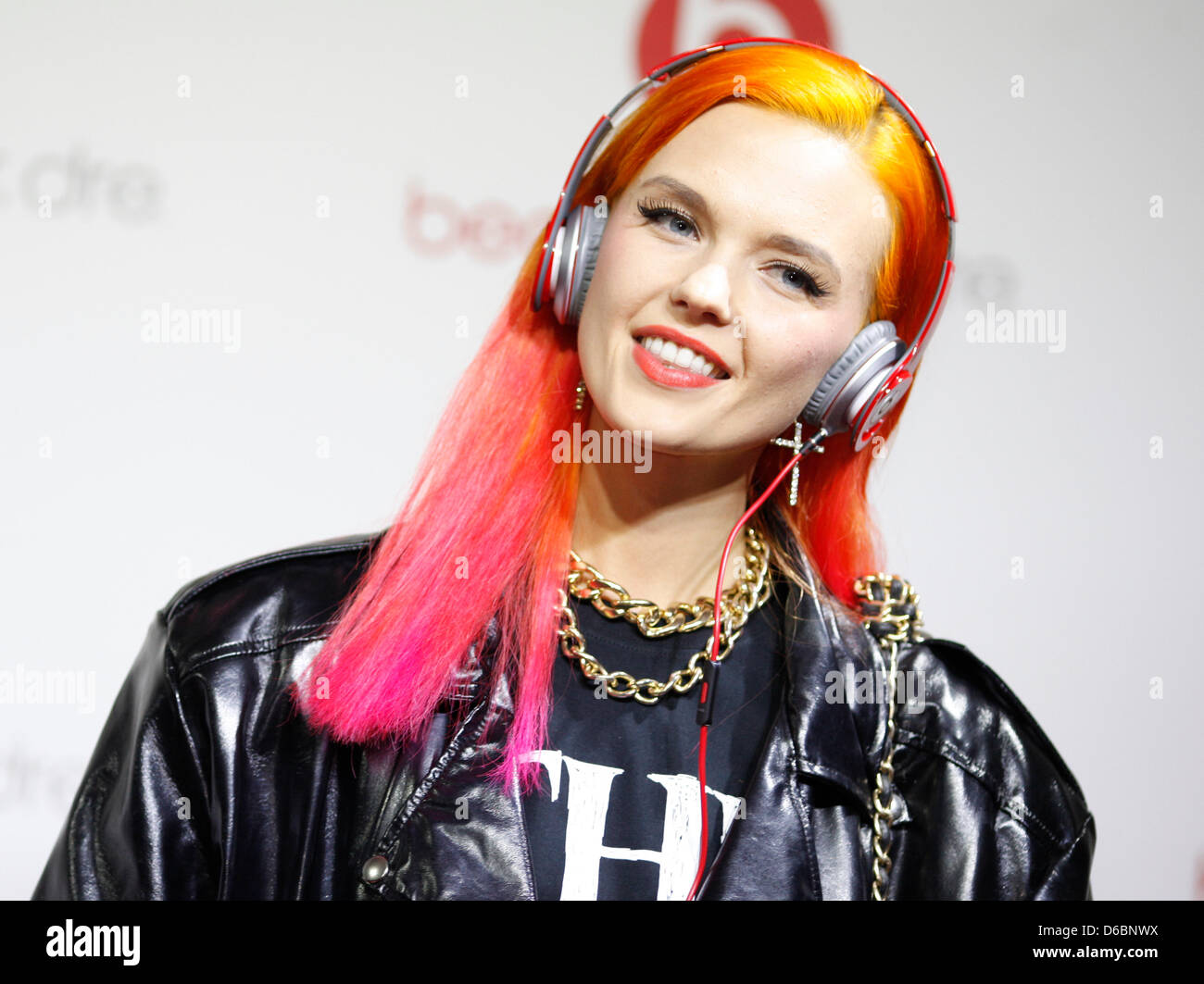 Model Bonnie Strange poses for pictures on the red carpet outside the nightclub 'Spindler und Klatt' in Berlin, Germany, 04 September 2012. The 'Beats Berlin Party' was sponsored by the 'Beats by Dr. Dre' headphone brand and attracted many celebrities. Photo: Florian Schuh Stock Photo