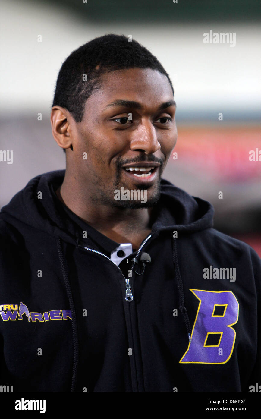 Ron Artest Los Angeles Lakers basketball player, Ron Artest, filming an interview for entertainment television news programme Stock Photo