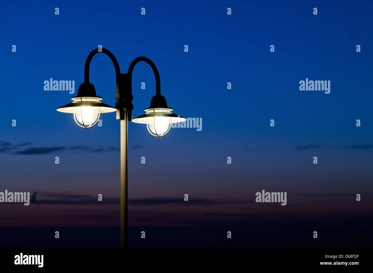Street lamp silhouette hi-res stock photography and images - Alamy
