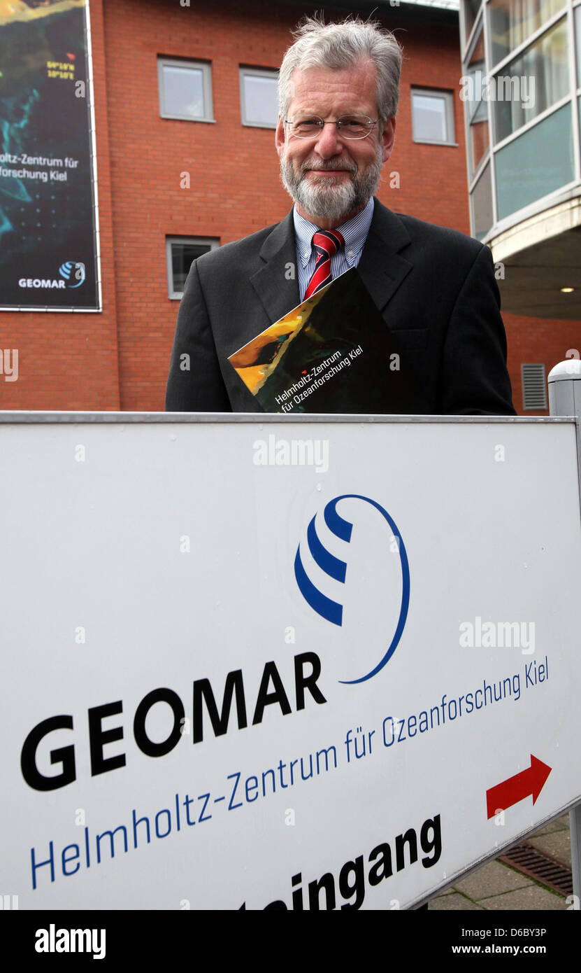 Director of the GEOMAR - Helmholtz Centre for Ocean Research Kiel Peter Herzig smiles before a press conference at the research centre in Kiel, Germany, 05 January 2012. The Leibniz Institute for Marine Sciences (IFM-GEOMAR) was renamed GEOMAR - Helmholtz Centre for Ocean Research Kiel on 01 January 2012. Photo: BODO MARKS Stock Photo