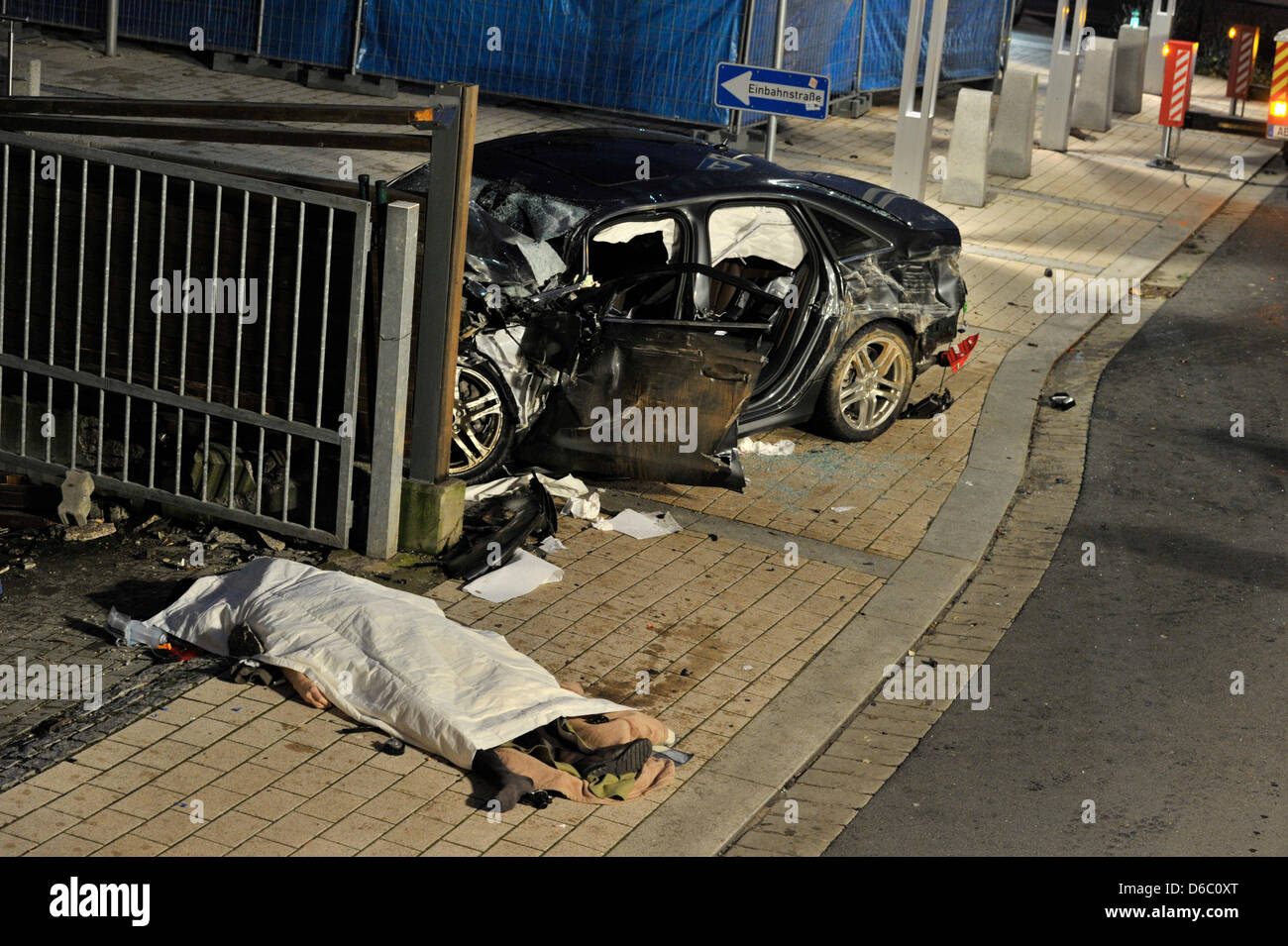 Dead body car crash hi-res stock photography and images - Alamy