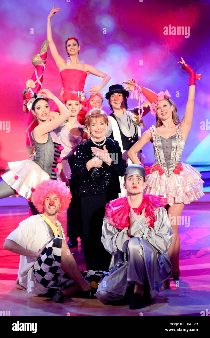 Swiss musician and actor Lys Assia poses with the MDR state television ballet during the 'Crown of the Folk Music' awarding gala which was broadcast live on German ARD television channel, in Chemnitz, Germany, 07 January 2012. Photo: Andreas Lander Stock Photo