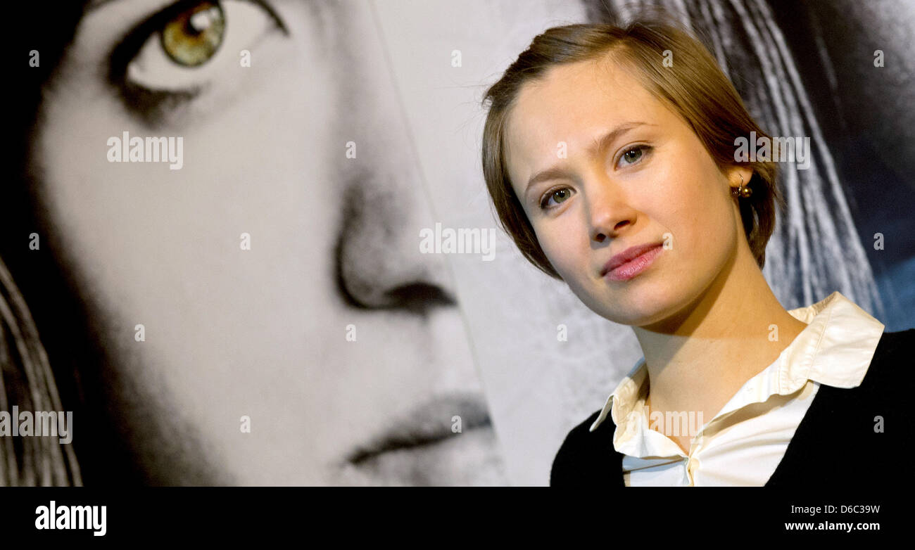 Actress Alina Levshin poses at the German premiere of the movie 'Warrior' (Kriegerin) at the Schauburg in Dresden, Germany, 19 January 2012. The drama is screened in German cinemas on 19 Januaty 2012. Photo: Arno Burgi Stock Photo