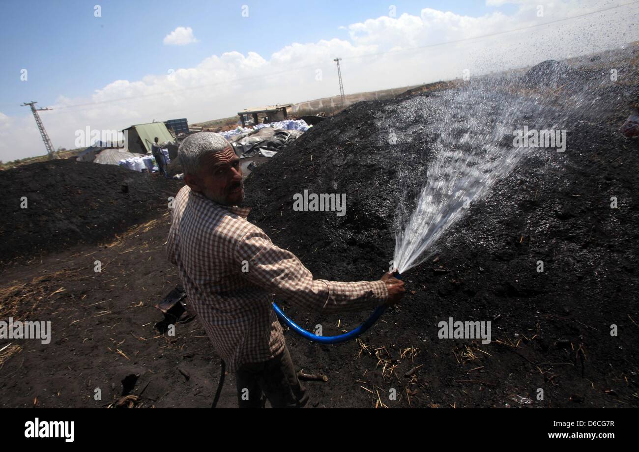 Experts in manufacturing hires stock photography and images Alamy