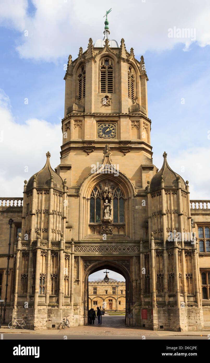 Tom Tower entrance to Christ Church College quadrangle in the University of Oxford, Oxfordshire, England, UK, Britain Stock Photo