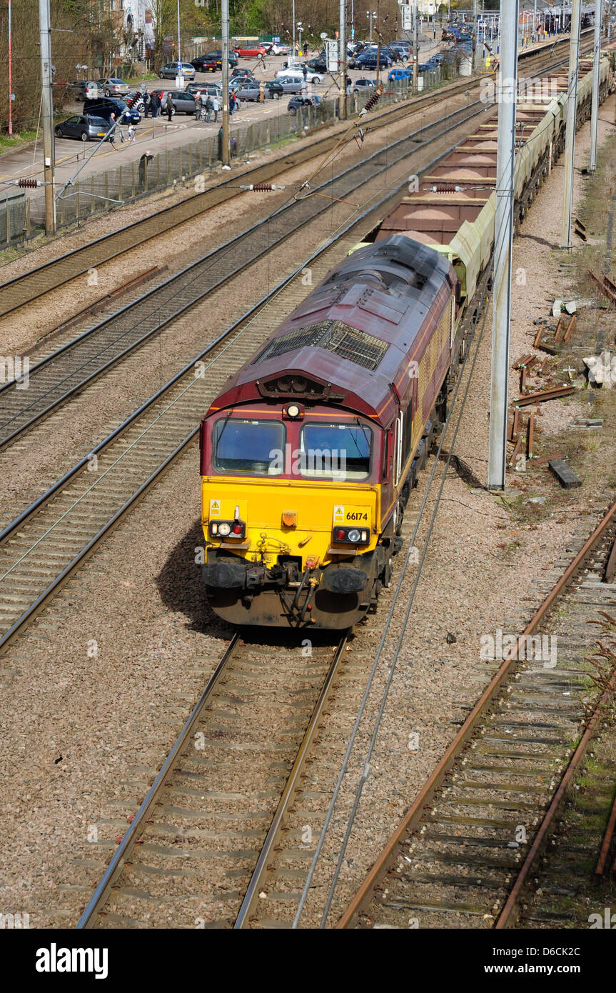 Diesel Locomotive 66174 and train of aggregates, Hitchin, Hertfordshire, England, UK Stock Photo
