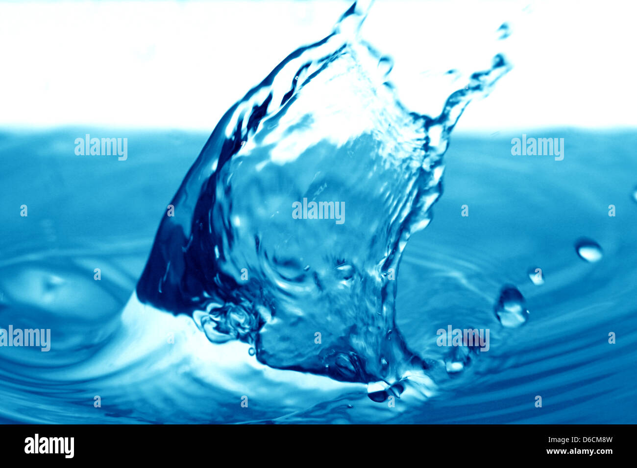 blue water splash macro close up Stock Photo - Alamy