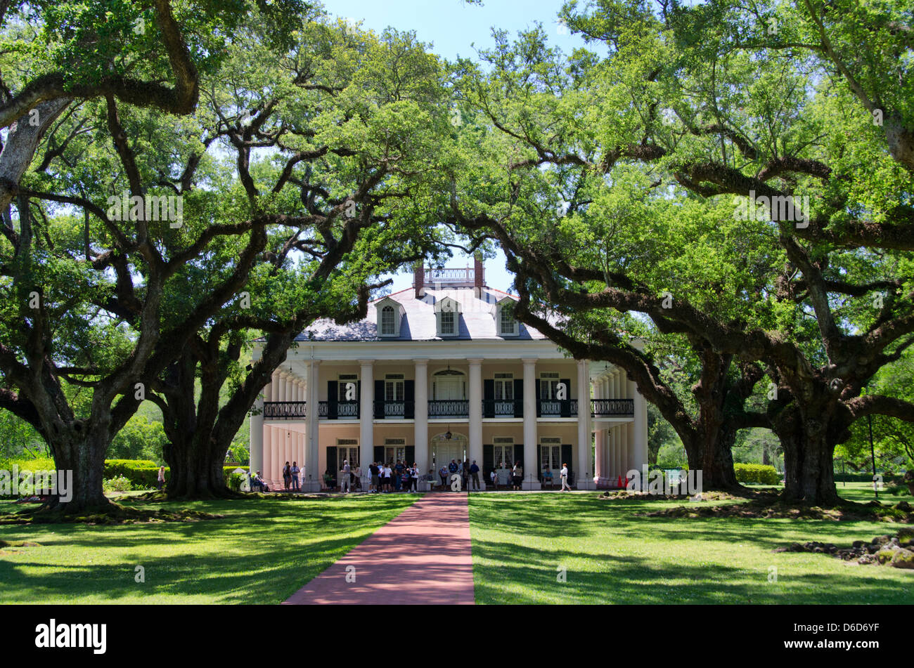 Louisiana, New Orleans area, Vacherie. Oak Alley Plantation, historic 19th century plantation, Greek Revival architecture. Stock Photo