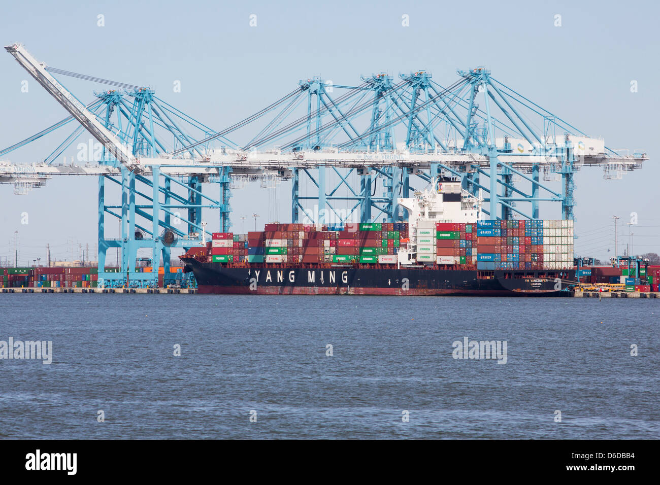 Newport news virginia port hi-res stock photography and images - Alamy