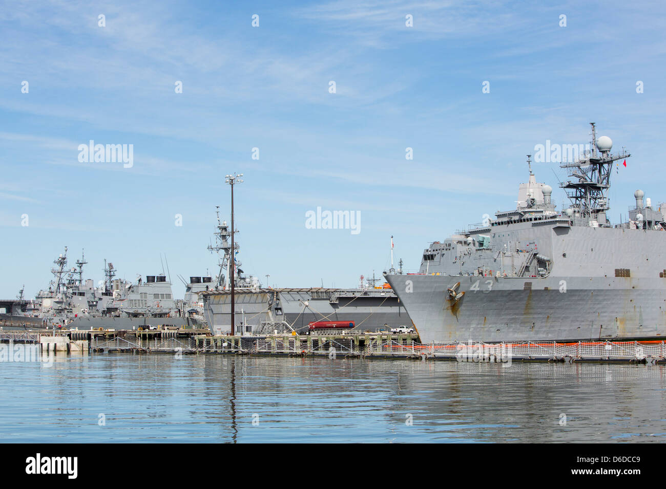 Norfolk naval base hi-res stock photography and images - Alamy